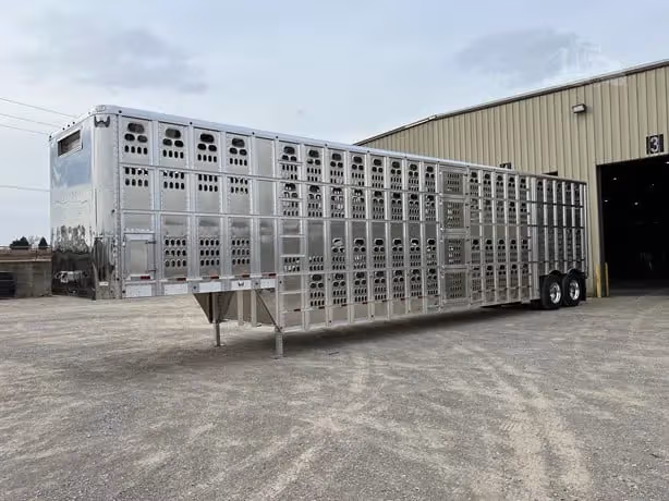 1-2027 Barrett 52' Livestock Trailer
